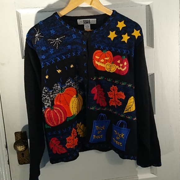 Segue Sweaters - Halloween Sweater embroidered button med Segue